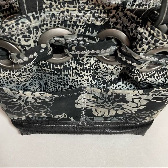 Handmade hand sewn black and gray batik fabric bag with tons of pockets! - Picture 11 of 12